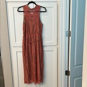 Elegant Lace Sleeveless Dress - Coral